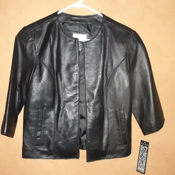 Neiman Marcus Jackets & Blazers - NWT Neiman Marcus Crop Leather Open Jacket Size S